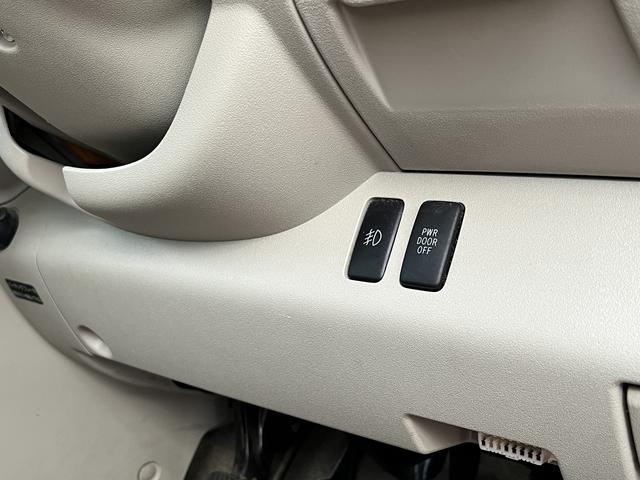 ポルテ １３０ｉ　Ｃパッケージ　パワースライドドア　純正ナビ　ＴＶ　ＤＶＤビデオ再生　オートエアコン　フォグランプ　バニティミラー　シートリフター　社外アルミホイール（13枚目）