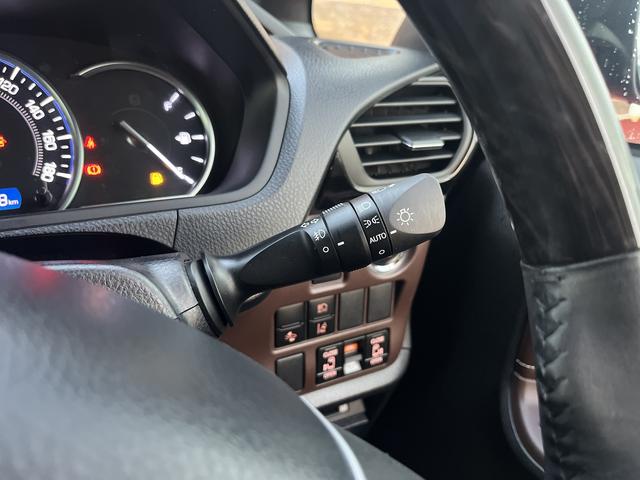 エスクァイア Ｇｉ　ワンオーナー　ＴＳＳ　ナビ　フルセグ　Ｂｌｕｅｔｏｏｔｈ　ＤＶＤ　ＳＤ録音　ステリモ　バックカメラ　ドラレコ　ビルトインＥＴＣ２．０　前席シートヒーター　Ｗパワスラ　ＬＥＤオートライト　ＡＨＢ　ＰＣＳ（12枚目）