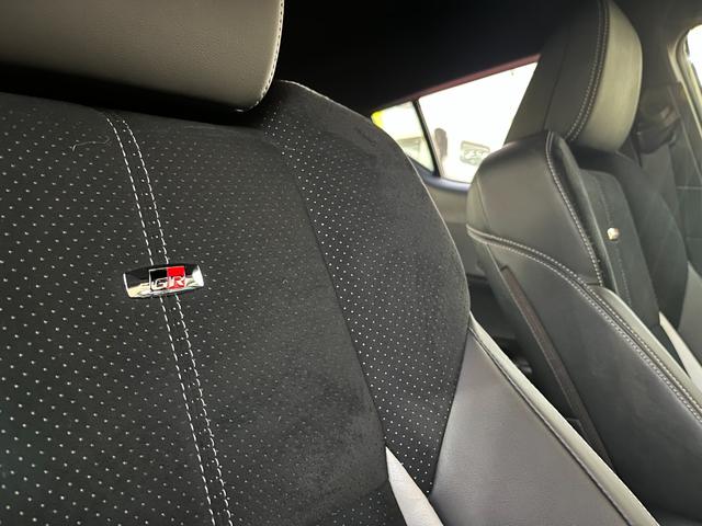 Ｃ－ＨＲ Ｓ　ＧＲスポーツ　ワンオーナー　レーダークルコン　ブラインドスポットモニター　パノラマモニター　ナビ　フルセグ　Ｂｌｕｅｔｏｏｔｈ　ＭｉｒａＣａｓｔ　ＥＴＣ２．０　前後ドラレコ　前席シートヒーター　ＬＥＤライト　ＡＨＢ（10枚目）