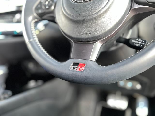 Ｃ－ＨＲ Ｓ　ＧＲスポーツ　ワンオーナー　レーダークルコン　ブラインドスポットモニター　パノラマモニター　ナビ　フルセグ　Ｂｌｕｅｔｏｏｔｈ　ＭｉｒａＣａｓｔ　ＥＴＣ２．０　前後ドラレコ　前席シートヒーター　ＬＥＤライト　ＡＨＢ（11枚目）