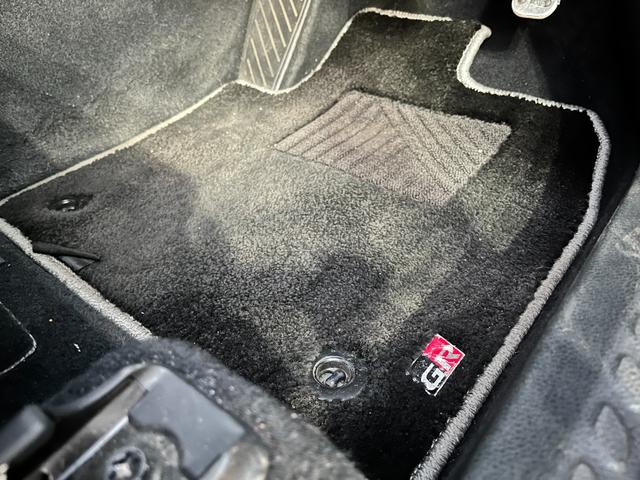 Ｃ－ＨＲ Ｓ　ＧＲスポーツ　ワンオーナー　レーダークルコン　ブラインドスポットモニター　パノラマモニター　ナビ　フルセグ　Ｂｌｕｅｔｏｏｔｈ　ＭｉｒａＣａｓｔ　ＥＴＣ２．０　前後ドラレコ　前席シートヒーター　ＬＥＤライト　ＡＨＢ（12枚目）