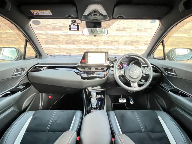 Ｃ－ＨＲ Ｓ　ＧＲスポーツ　ワンオーナー　レーダークルコン　ブラインドスポットモニター　パノラマモニター　ナビ　フルセグ　Ｂｌｕｅｔｏｏｔｈ　ＭｉｒａＣａｓｔ　ＥＴＣ２．０　前後ドラレコ　前席シートヒーター　ＬＥＤライト　ＡＨＢ（13枚目）