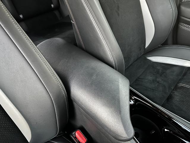 Ｃ－ＨＲ Ｓ　ＧＲスポーツ　ワンオーナー　レーダークルコン　ブラインドスポットモニター　パノラマモニター　ナビ　フルセグ　Ｂｌｕｅｔｏｏｔｈ　ＭｉｒａＣａｓｔ　ＥＴＣ２．０　前後ドラレコ　前席シートヒーター　ＬＥＤライト　ＡＨＢ（33枚目）