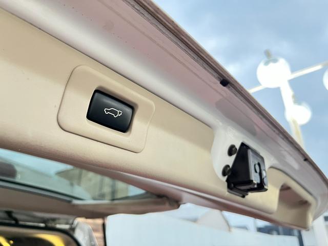 アルファードV MZ Gエディション 4WD ツインサンルーフ パワーバックドア 革シート パワーシート 前席シートヒーター 後席フリップダウンモニター ETC車載器 AC100V電源 HIDオートライト フォグランプ 7人乗り(24枚目)