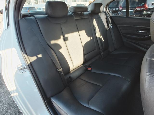 3シリーズ 320iラグジュアリー ワンオーナー 黒革パワーシート 前席シートヒーター クルコン ナビ Bluetooth USB接続 バックカメラ HIDオートライト ドラレコ プッシュスタート 17インチアルミ アイドリングストップ(48枚目)