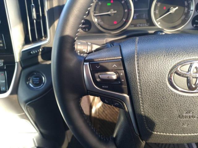 TOYOTA LAND CRUISER ZX | 2017 | PEARL WHITE | 104659 km TOYOTA LAND CRUISER ZX | 2017 | PEARL WHITE | 104659 km