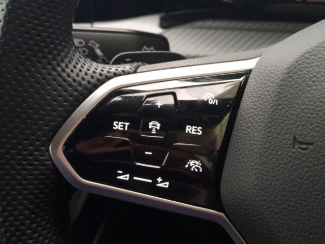 ゴルフ ＴＤＩ　Ｒライン　１オナ禁煙ＳＤナビＢカメラＬＥＤライトＥＴＣ衝突軽減Ｂキーフ（15枚目）