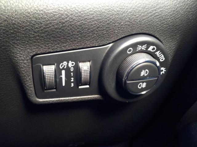 ジープ・コマンダー リミテッド　１オナ１２セグＳＤナビ全方位カメラＬＥＤライトＥＴＣ衝突軽減（13枚目）