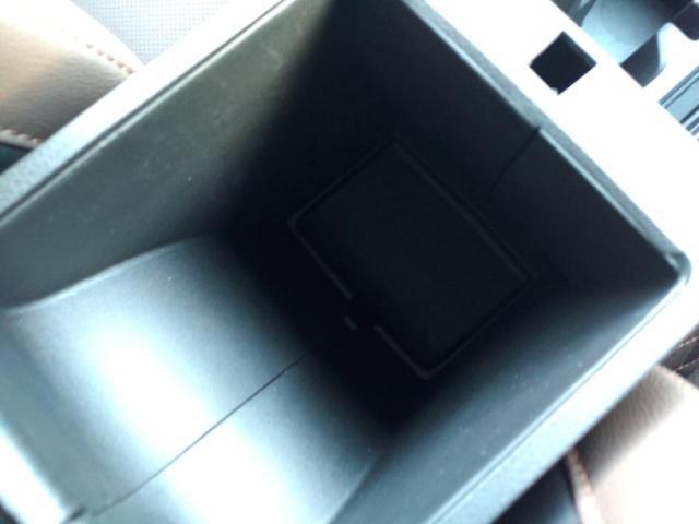 ジープ・コマンダー リミテッド　１オナ１２セグＳＤナビ全方位カメラＬＥＤライトＥＴＣ衝突軽減（19枚目）