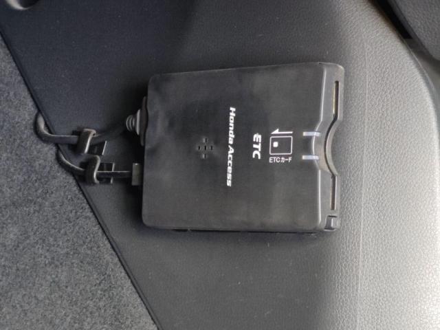 フィット ＲＳ　１オナ地デジＭナビＢカメＬＥＤライトＥＴＣ衝突軽減Ｂキーフリ（15枚目）
