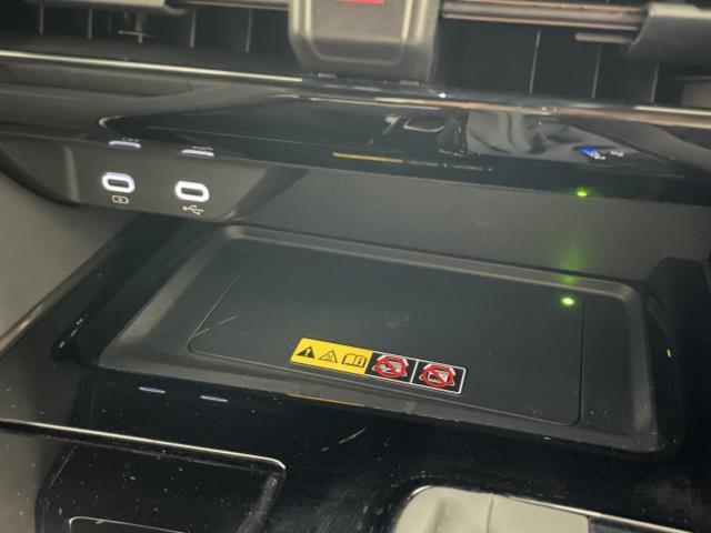 アルファード Ｚ　７人乗り　メモリーナビ　モデリスタエアロ　サンルーフ　両側電動スライド電動リアゲート　後席フリップダウンモニター　全方位カメラ　置くだけ充電　ＥＴＣ　デジタルインナーミラー　ブラインドスポットモニター（26枚目）