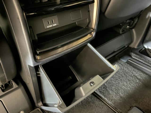 アルファード Ｚ　７人乗り　メモリーナビ　モデリスタエアロ　サンルーフ　両側電動スライド電動リアゲート　後席フリップダウンモニター　全方位カメラ　置くだけ充電　ＥＴＣ　デジタルインナーミラー　ブラインドスポットモニター（32枚目）