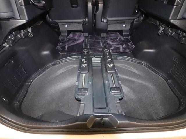 アルファードハイブリッド エグゼクティブラウンジＳ　４ＷＤ　サンルーフ　モデリスタエアロ　メモリーナビ　後席フリップダウンモニター　両側電動スライド　電動リアゲート　衝突被害軽減システム　フルセグ　全方位カメラ　ＥＴＣ２．０　ＬＥＤライト　電動シート（23枚目）