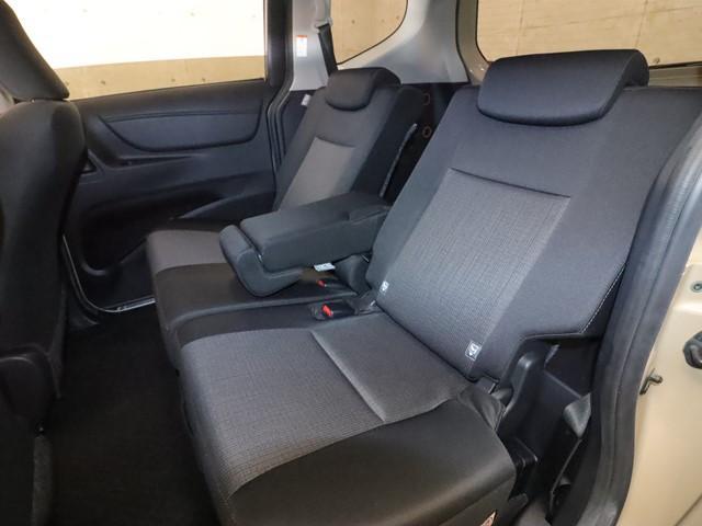 シエンタ ハイブリッド ファンベースG 5人乗り メモリーナビ 両側電動スライド 衝突被害軽減システム フルセグ/Bluetooth対応 全方位カメラ ETC LEDヘッドランプ スマートキー レーンアシスト オートクルーズコントロール(9枚目)