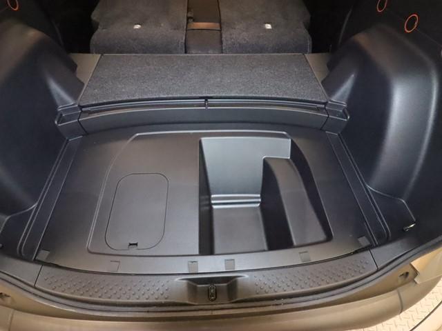 シエンタ ハイブリッド ファンベースG 5人乗り メモリーナビ 両側電動スライド 衝突被害軽減システム フルセグ/Bluetooth対応 全方位カメラ ETC LEDヘッドランプ スマートキー レーンアシスト オートクルーズコントロール(13枚目)