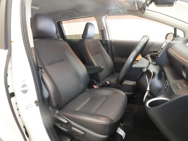 シエンタ ハイブリッドG クエロ 7人乗り メモリーナビ 衝突被害軽減システム レーンアシスト 両側パワースライドドア フルセグ/Bluetooth対応 バックカメラ ETC2.0 スマートキー アルミホイール 記録簿(4枚目)