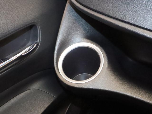 シエンタ ハイブリッドG クエロ 7人乗り メモリーナビ 衝突被害軽減システム レーンアシスト 両側パワースライドドア フルセグ/Bluetooth対応 バックカメラ ETC2.0 スマートキー アルミホイール 記録簿(29枚目)