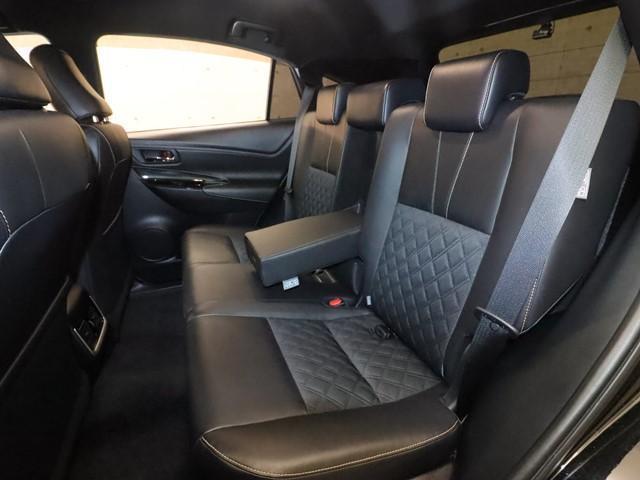 ハリアー プレミアム　セーフティセンスＰ　メモリーナビ　フルセグ／ＤＶＤ／Ｂｌｕｅｔｏｏｔｈ対応　前後ドライブレコーダー　バックカメラ　電動バックドア　ＥＴＣ車載器　ＬＥＤヘッドランプ　スマートキー　電動シート（11枚目）