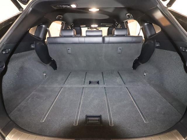 ハリアー プレミアム　セーフティセンスＰ　メモリーナビ　フルセグ／ＤＶＤ／Ｂｌｕｅｔｏｏｔｈ対応　前後ドライブレコーダー　バックカメラ　電動バックドア　ＥＴＣ車載器　ＬＥＤヘッドランプ　スマートキー　電動シート（13枚目）