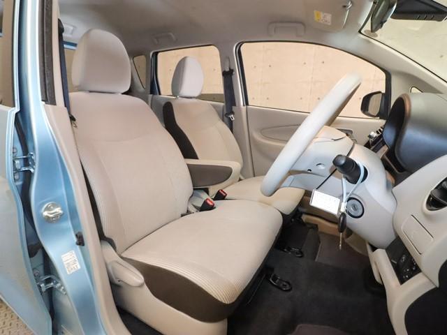 デイズ S エマージェンシーブレーキ ETC車載器 キーレスエントリー CDプレーヤー アイドリングストップ 横滑り防止装置 Wエアバッグ ABS 衝突安全ボディ プライバシーガラス 記録簿(5枚目)