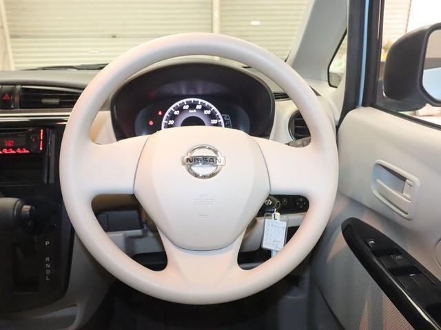 デイズ S エマージェンシーブレーキ ETC車載器 キーレスエントリー CDプレーヤー アイドリングストップ 横滑り防止装置 Wエアバッグ ABS 衝突安全ボディ プライバシーガラス 記録簿(17枚目)