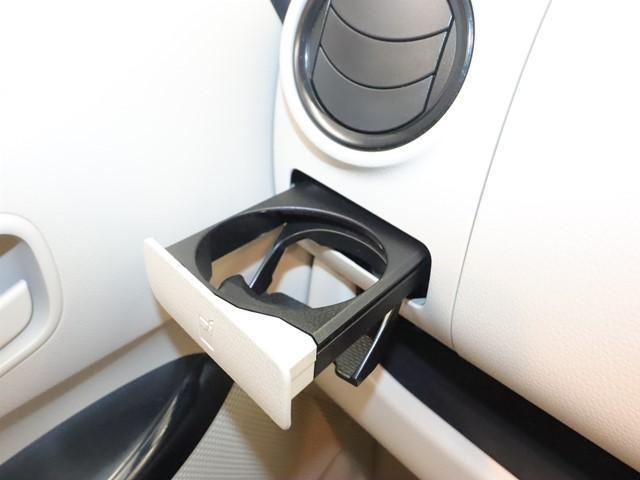 デイズ S エマージェンシーブレーキ ETC車載器 キーレスエントリー CDプレーヤー アイドリングストップ 横滑り防止装置 Wエアバッグ ABS 衝突安全ボディ プライバシーガラス 記録簿(26枚目)