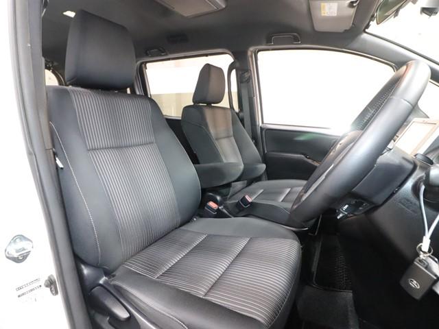 ヴォクシー ZS セーフティセンスC メモリーナビ 後席モニター 両側電動スライドドア フルセグ バックカメラ ETC2.0車載器 LEDヘッドランプ スマートキー(4枚目)