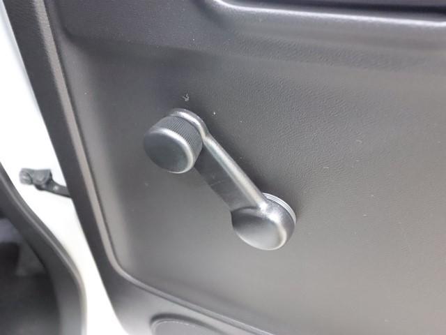 アルト F キーレスエントリー CDプレーヤー フロントパワーウィンドゥ 横滑り防止装置 Wエアバッグ ABS 衝突安全ボディ 記録簿(9枚目)