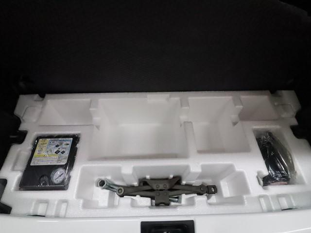 アルト F キーレスエントリー CDプレーヤー フロントパワーウィンドゥ 横滑り防止装置 Wエアバッグ ABS 衝突安全ボディ 記録簿(16枚目)