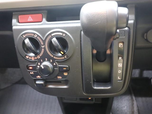 アルト L メモリーナビ 衝突被害軽減システム リアコーナーセンサー Bluetooth対応 キーレスエントリー アイドリングストップ レーンアシスト 横滑り防止装置 記録簿(17枚目)