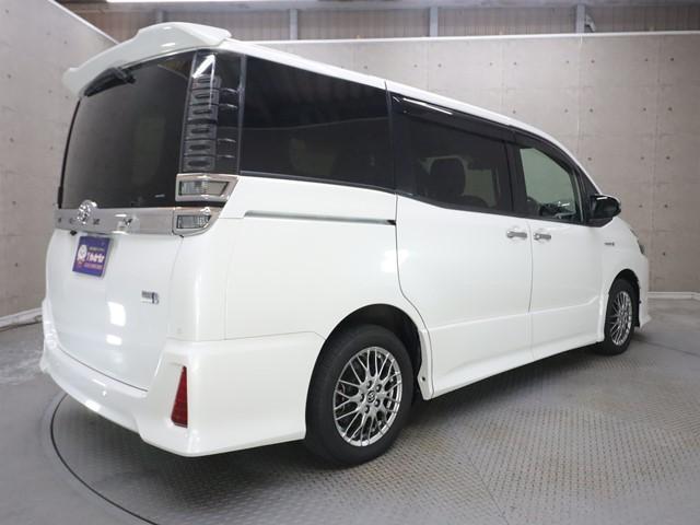 ヴォクシー ハイブリッドZS 煌II 7人乗り ワンオーナー 衝突被害軽減システム 10インチメモリーナビ 両側電動スライド 後席フリップダウンモニター フルセグ/Bluetooth バックカメラ ETC LEDヘッドランプ スマートキー(3枚目)