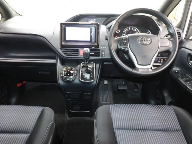 ノア Si 7人乗り メモリーナビ 両側パワースライド フルセグ/DVD/Bluetooth対応 バックカメラ ETC スマートキー ワイパーデアイサー アイドリングストップ 純正アルミホイール 記録簿(4枚目)