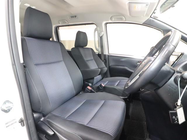 ノア Si 7人乗り メモリーナビ 両側パワースライド フルセグ/DVD/Bluetooth対応 バックカメラ ETC スマートキー ワイパーデアイサー アイドリングストップ 純正アルミホイール 記録簿(5枚目)