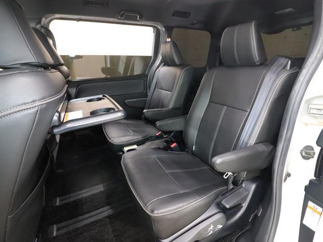 ノア ハイブリッドSi ダブルバイビーII 7人乗り セーフティセンス モデリスタエアロ 10インチナビ 後席フリップダウンモニター 両側電動スライドドア フルセグ/Bluetooth バックカメラ LEDヘッドランプ スマートキー ETC(12枚目)