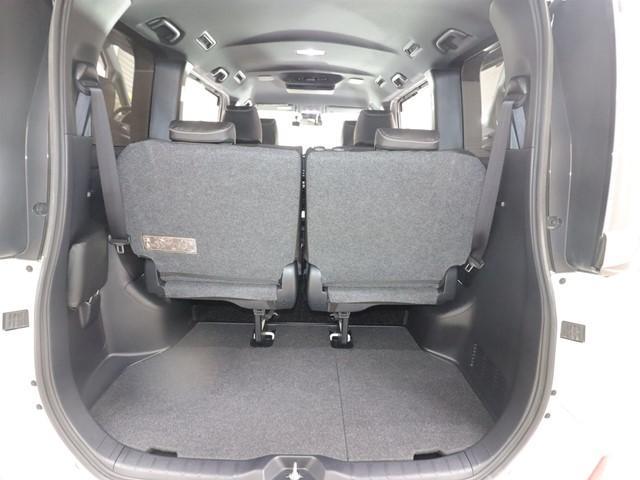 ノア ハイブリッドSi ダブルバイビーII 7人乗り セーフティセンス モデリスタエアロ 10インチナビ 後席フリップダウンモニター 両側電動スライドドア フルセグ/Bluetooth バックカメラ LEDヘッドランプ スマートキー ETC(17枚目)