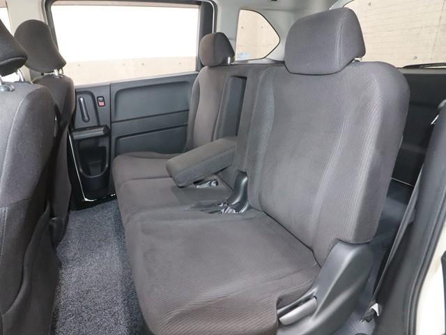 フリード フレックスi エアロ 5人乗り HDDナビ 両側電動スライドドア ワンセグ/DVD対応 バックカメラ ETC車載器 HIDヘッドライト スマートキー オートエアコン 純正アルミホイール 記録簿(9枚目)