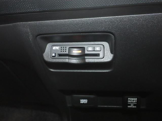 フリード フレックスi エアロ 5人乗り HDDナビ 両側電動スライドドア ワンセグ/DVD対応 バックカメラ ETC車載器 HIDヘッドライト スマートキー オートエアコン 純正アルミホイール 記録簿(17枚目)