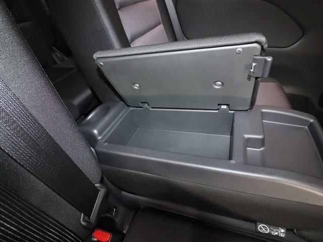 セレナ ハイウェイスター VセレクションII 8人乗り 9インチナビ 両側電動スライド 衝突被害軽減システム フルセグ バックカメラ ETC スマートキー オートクルーズコントロール パークアシスト プロパイロット 前後ドライブレコーダー(8枚目)