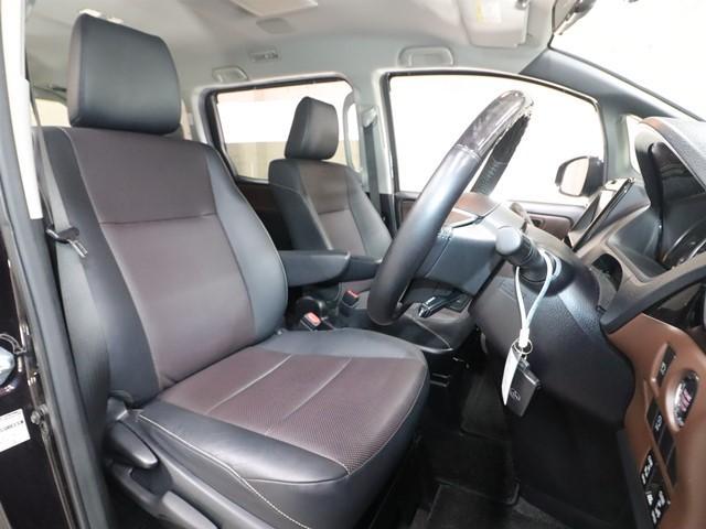 エスクァイア Gi 7人乗り メモリーナビ 後席フリップダウンモニター フルセグ/Bluetooth 両側電動スライド バックカメラ ETC LEDヘッドランプ スマートキー コーナーセンサー オートマチックハイビーム(5枚目)