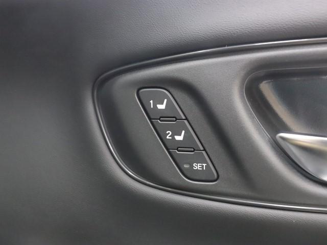 ＺＲ－Ｖ ｅ：ＨＥＶ　Ｚ特別仕様車ブラックスタイル　ホンダセンシング　９インチワイドディスプレイナビ　電動リアゲート　フルセグ　全方位モニター　本革シート　ＥＴＣ２．０車載器　ＬＥＤヘッドランプ　スマートキー　電動シート　シートヒーター（7枚目）