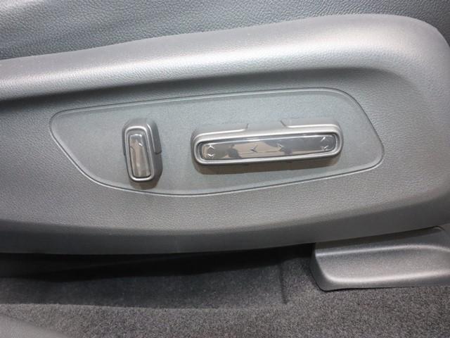 ＺＲ－Ｖ ｅ：ＨＥＶ　Ｚ特別仕様車ブラックスタイル　ホンダセンシング　９インチワイドディスプレイナビ　電動リアゲート　フルセグ　全方位モニター　本革シート　ＥＴＣ２．０車載器　ＬＥＤヘッドランプ　スマートキー　電動シート　シートヒーター（8枚目）