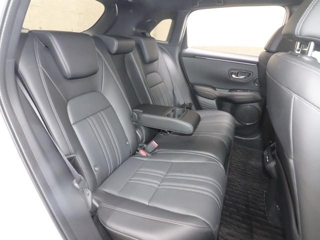 ＺＲ－Ｖ ｅ：ＨＥＶ　Ｚ特別仕様車ブラックスタイル　ホンダセンシング　９インチワイドディスプレイナビ　電動リアゲート　フルセグ　全方位モニター　本革シート　ＥＴＣ２．０車載器　ＬＥＤヘッドランプ　スマートキー　電動シート　シートヒーター（9枚目）