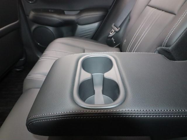 ＺＲ－Ｖ ｅ：ＨＥＶ　Ｚ特別仕様車ブラックスタイル　ホンダセンシング　９インチワイドディスプレイナビ　電動リアゲート　フルセグ　全方位モニター　本革シート　ＥＴＣ２．０車載器　ＬＥＤヘッドランプ　スマートキー　電動シート　シートヒーター（13枚目）