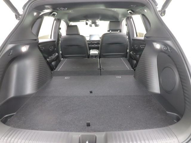 ＺＲ－Ｖ ｅ：ＨＥＶ　Ｚ特別仕様車ブラックスタイル　ホンダセンシング　９インチワイドディスプレイナビ　電動リアゲート　フルセグ　全方位モニター　本革シート　ＥＴＣ２．０車載器　ＬＥＤヘッドランプ　スマートキー　電動シート　シートヒーター（17枚目）