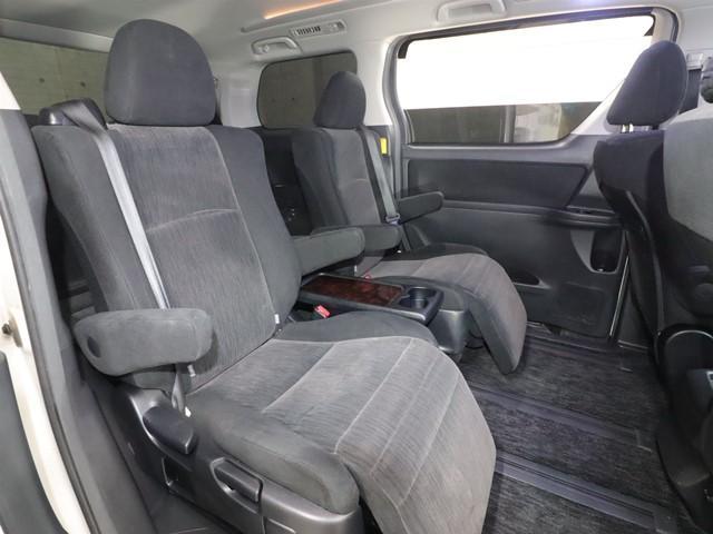 アルファード ２４０Ｓ　８インチＨＤＤナビ　両側電動スライドドア　フルセグ　バックカメラ　後席モニター　ＥＴＣ車載器　ＨＩＤヘッドライト　スマートキー　コーナーセンサー（7枚目）