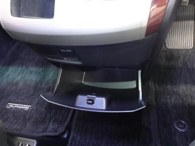 アルファード ２４０Ｓ　８インチＨＤＤナビ　両側電動スライドドア　フルセグ　バックカメラ　後席モニター　ＥＴＣ車載器　ＨＩＤヘッドライト　スマートキー　コーナーセンサー（28枚目）