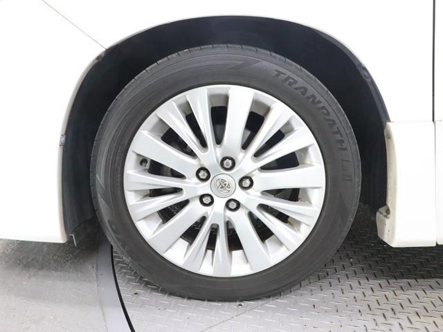 アルファード ２４０Ｓ　８インチＨＤＤナビ　両側電動スライドドア　フルセグ　バックカメラ　後席モニター　ＥＴＣ車載器　ＨＩＤヘッドライト　スマートキー　コーナーセンサー（32枚目）