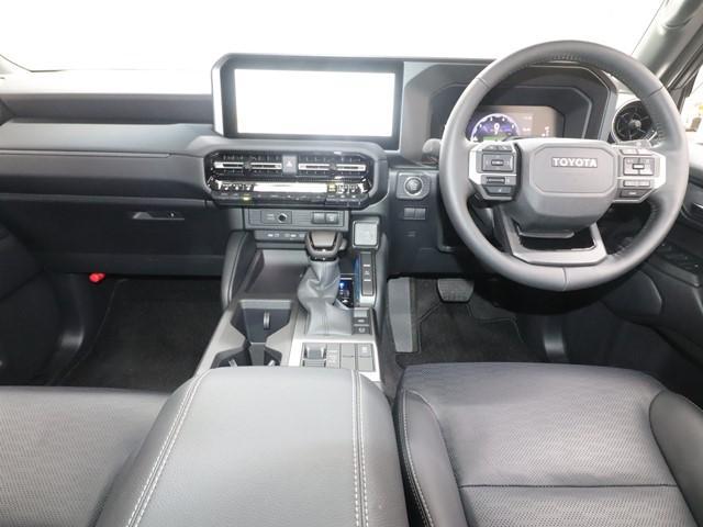 ランドクルーザー２５０ ＶＸ　セーフティセンス　１２．３インチディスプレイオーディオ　電動リアゲート　フルセグ　ＥＴＣ２．０車載器　サンルーフ　全方位モニター　ＬＥＤヘッドランプ　スマートキー　電動シート　４ＷＤ（4枚目）