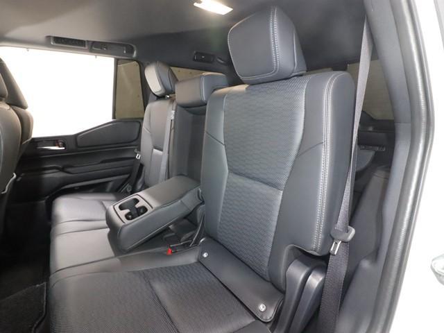 ランドクルーザー２５０ ＶＸ　セーフティセンス　１２．３インチディスプレイオーディオ　電動リアゲート　フルセグ　ＥＴＣ２．０車載器　サンルーフ　全方位モニター　ＬＥＤヘッドランプ　スマートキー　電動シート　４ＷＤ（12枚目）