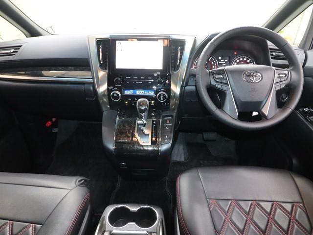 アルファード ２．５Ｓ　タイプゴールドＩＩ　セーフティセンス　９インチディスプレイオーディオナビ　フルセグ　バックカメラ　後席モニター　電動バックドア　両側電動スライドドア　ＥＴＣ２．０車載器　ＬＥＤヘッドライト（4枚目）